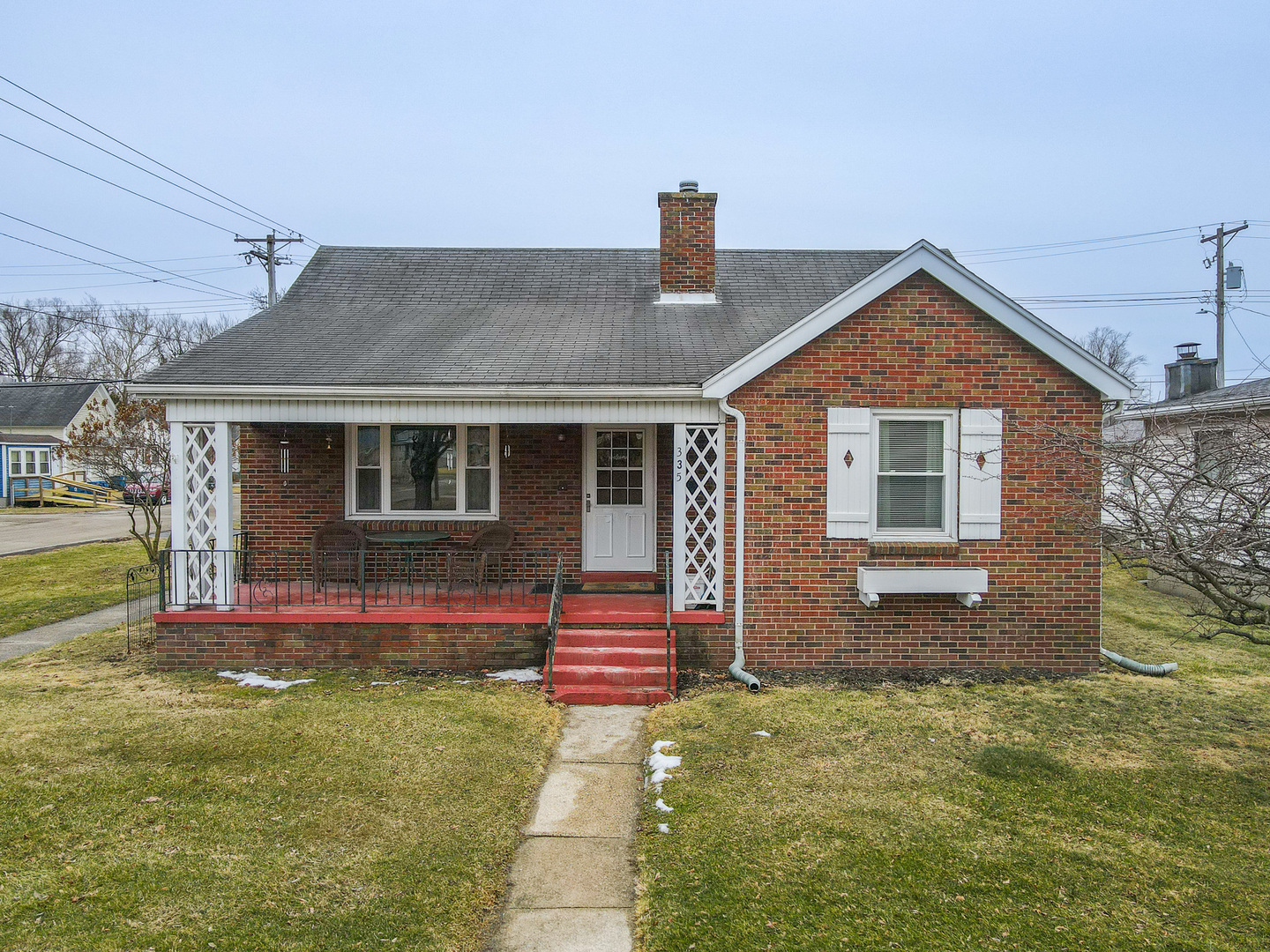 335 East Oak Street Watseka, IL 60970 - Photo 1 of 30