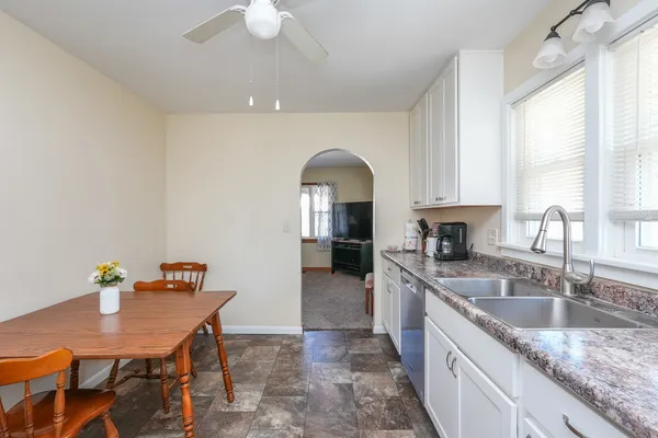 $120,000 | 335 East Oak Street, Watseka, IL 60970