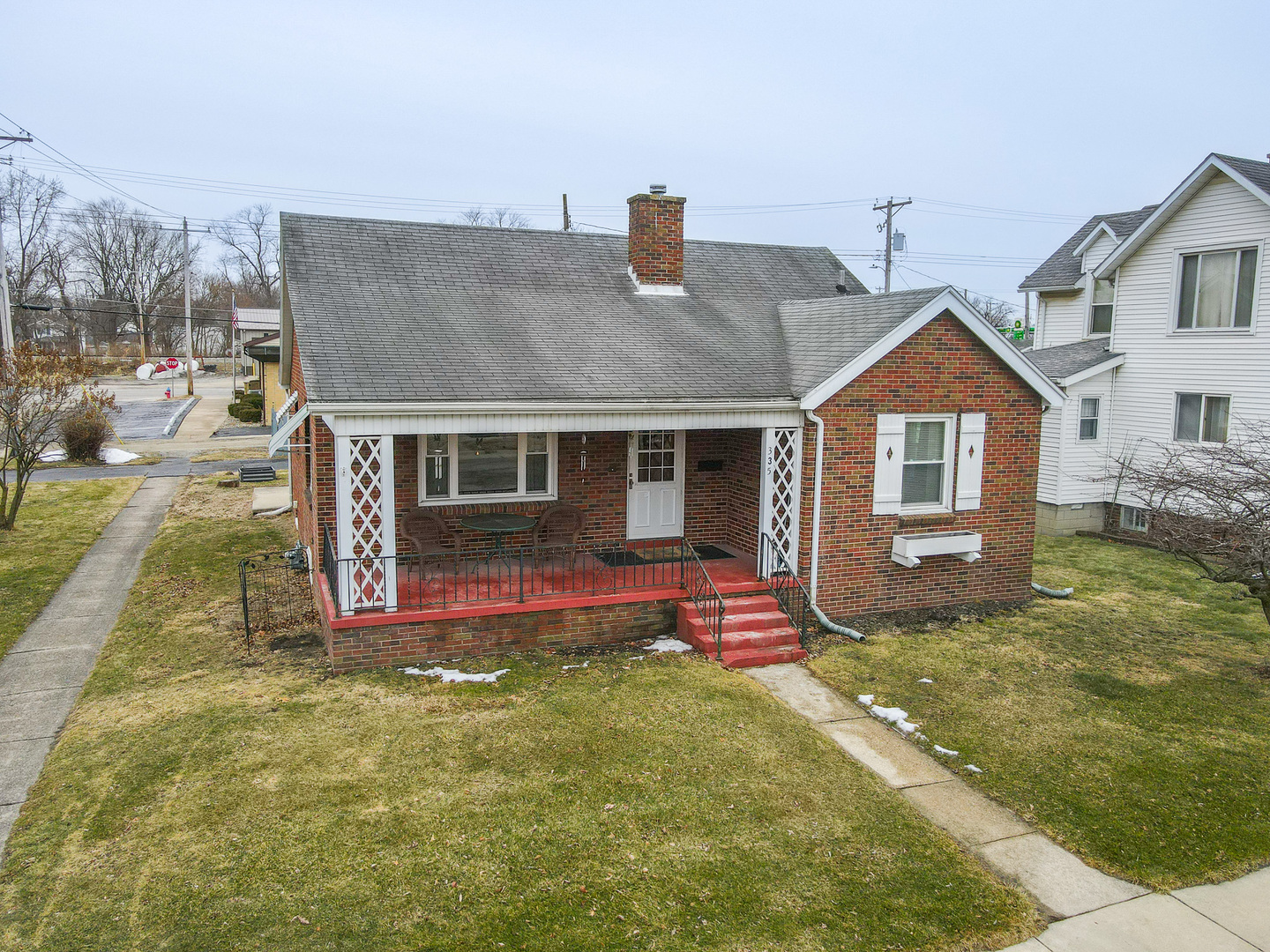 335 East Oak Street Watseka, IL 60970 - Photo 2 of 30