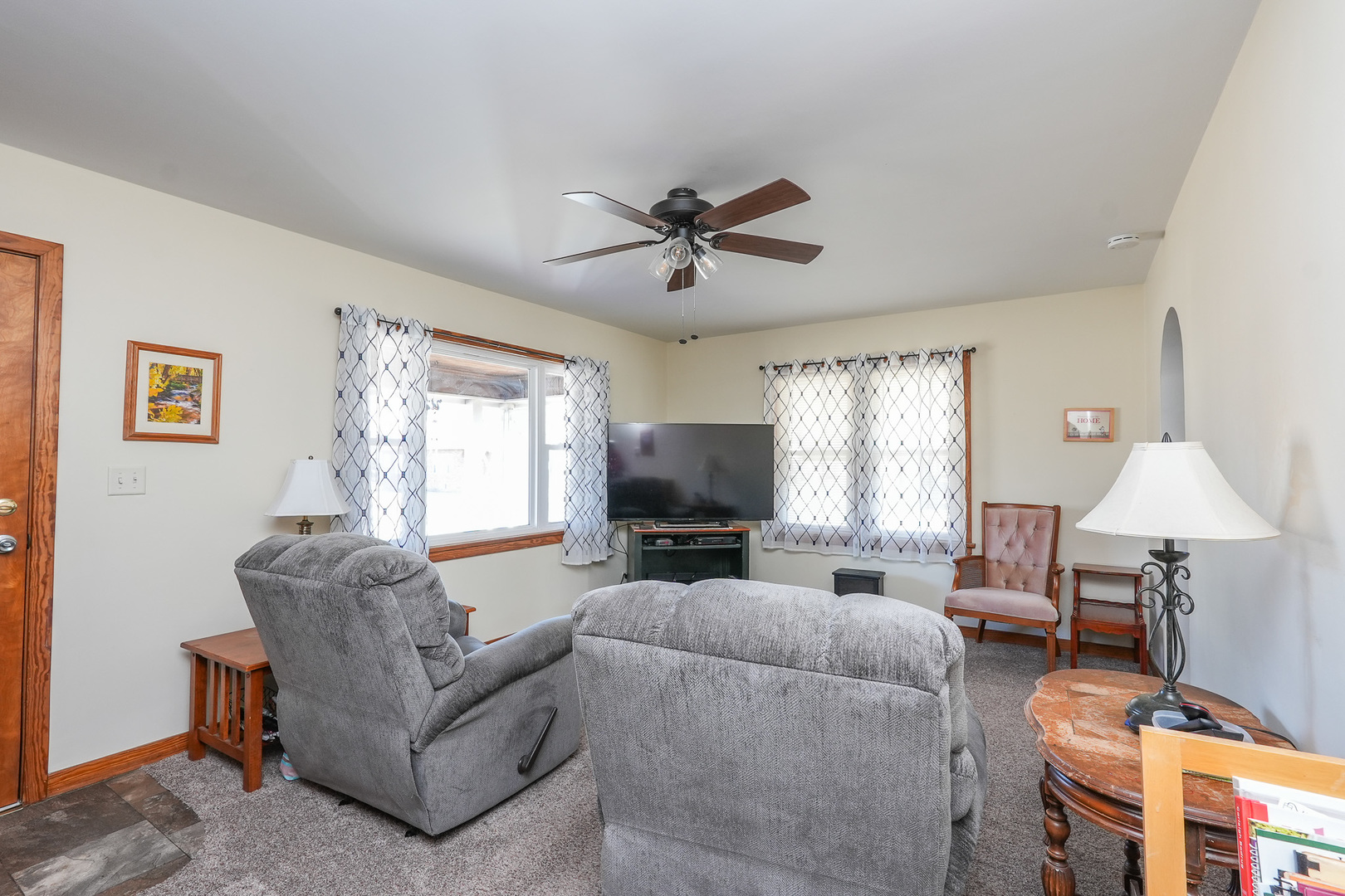 335 East Oak Street Watseka, IL 60970 - Photo 7 of 30