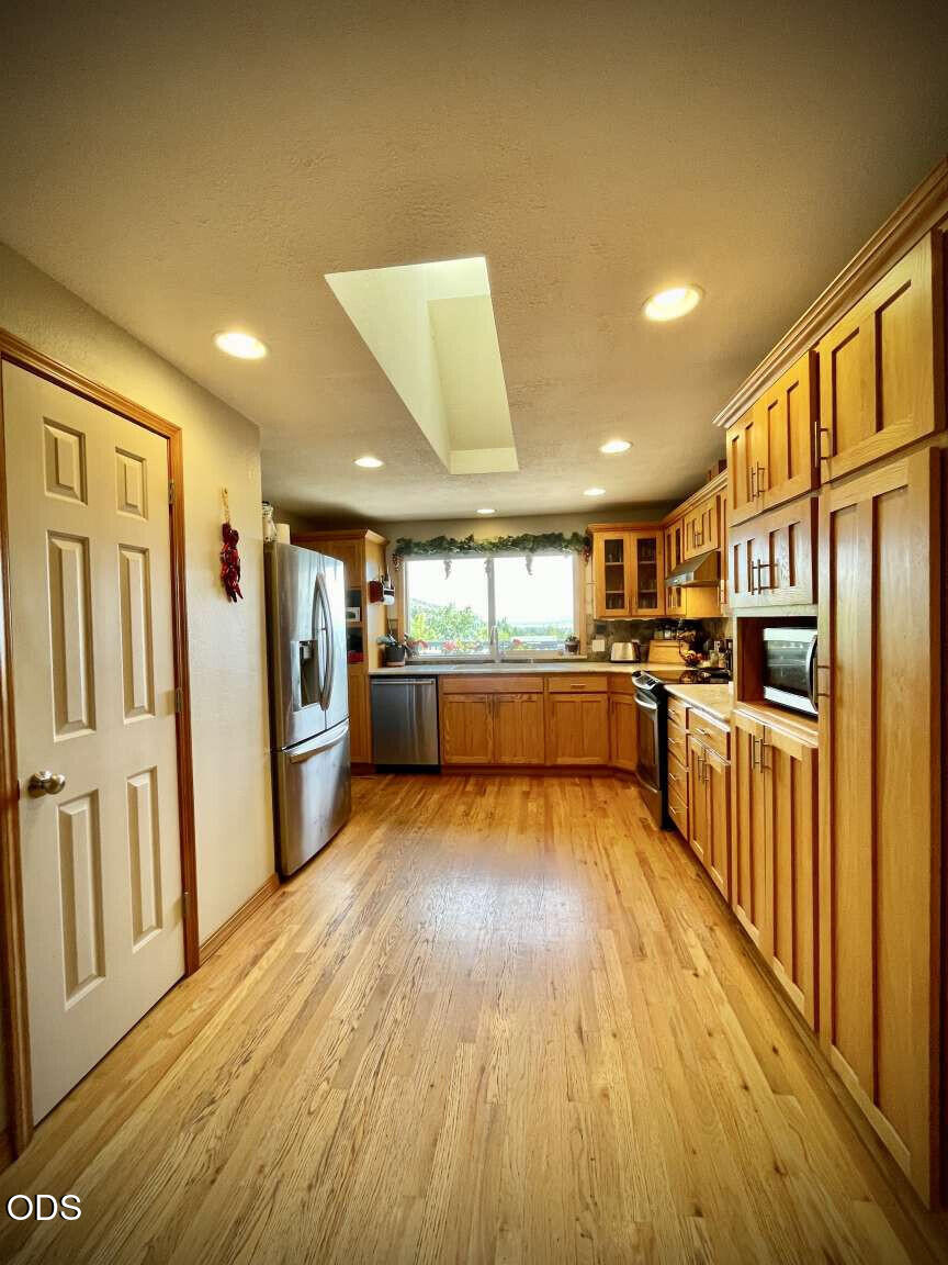 6085 Adams Road Talent, OR 97540 - Photo 7 of 40