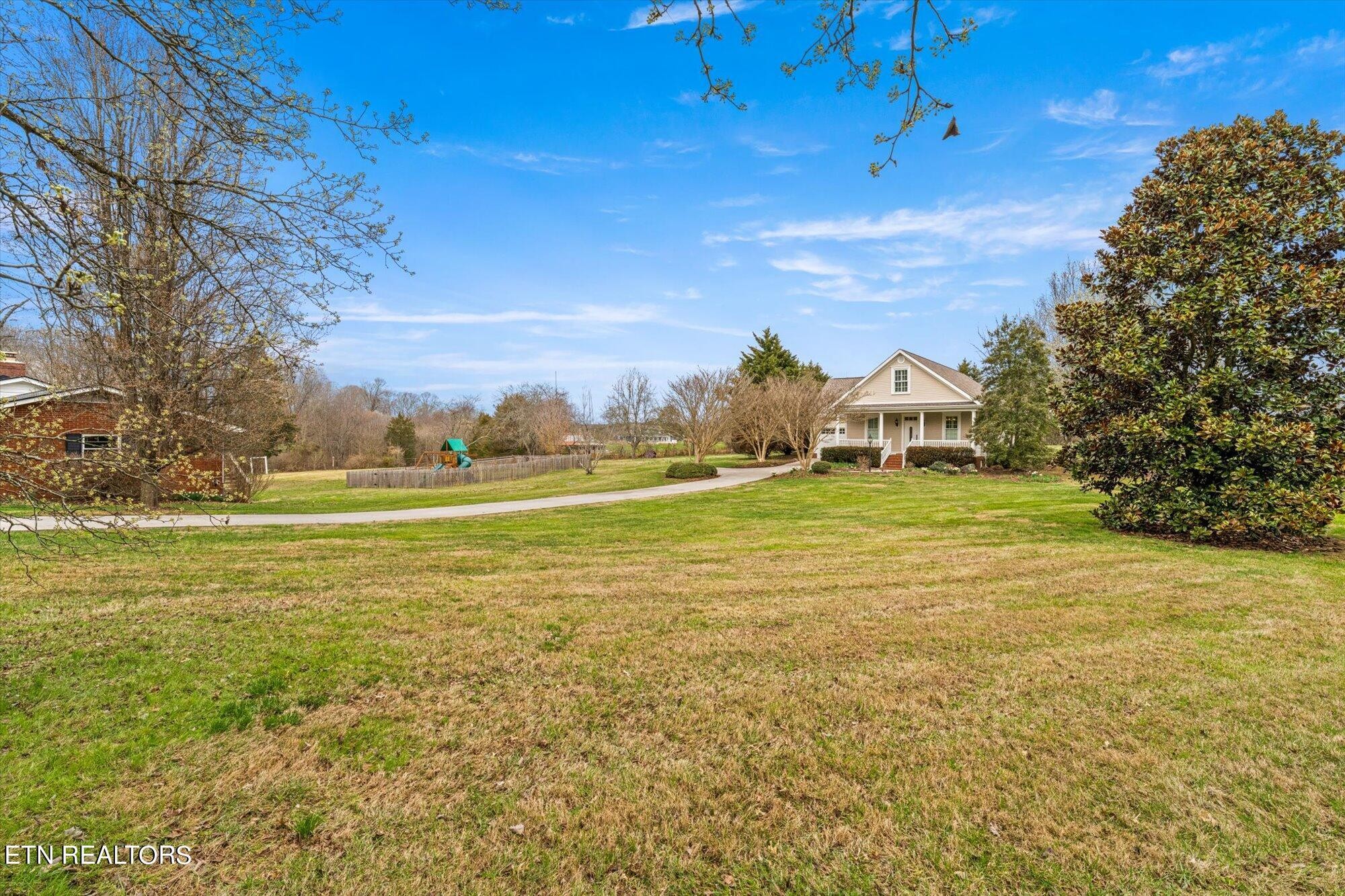 7016 Castlewood Road Knoxville, TN 37931 - Photo 5 of 58