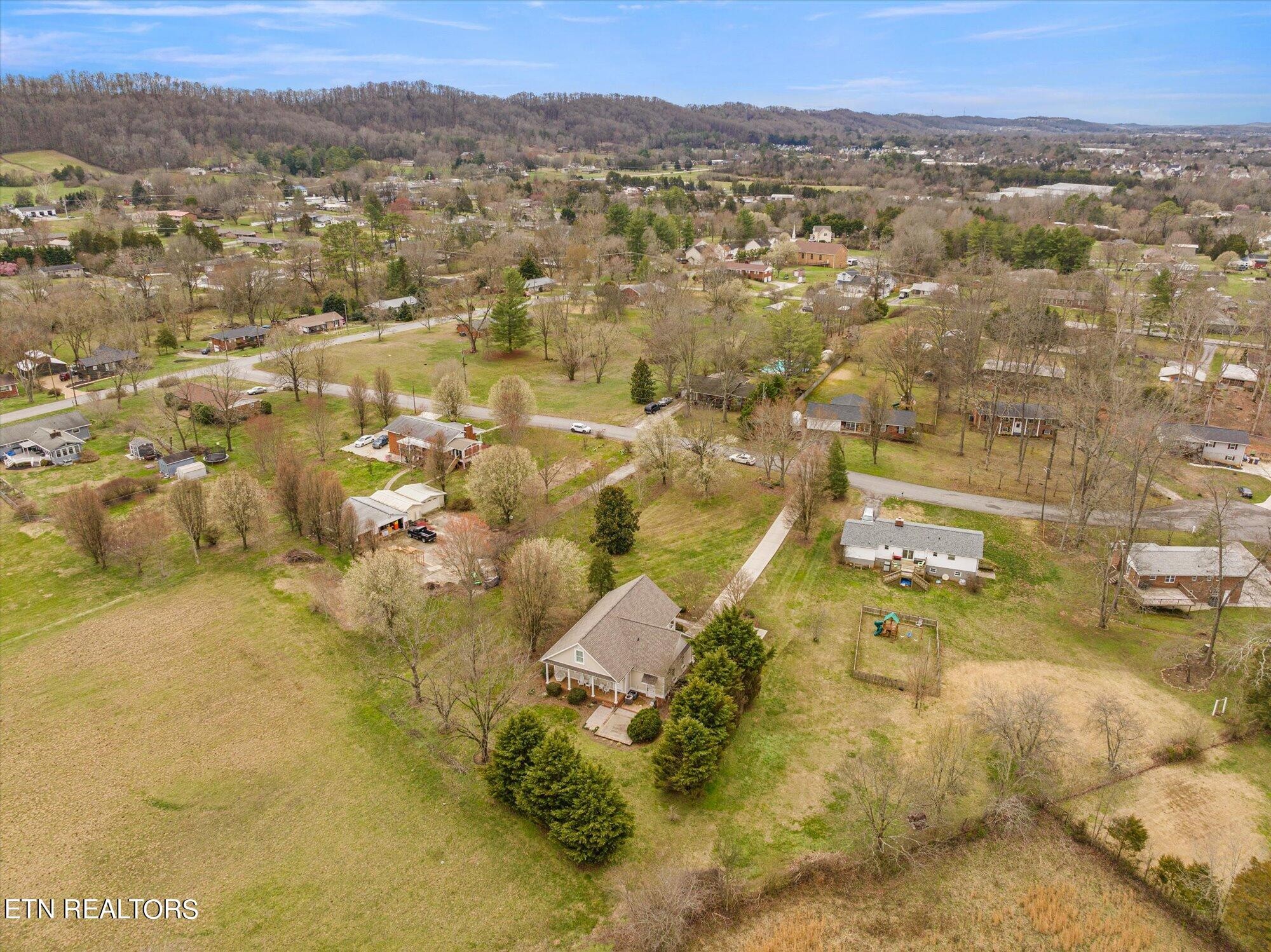 7016 Castlewood Road Knoxville, TN 37931 - Photo 55 of 58 view of city and mountain
