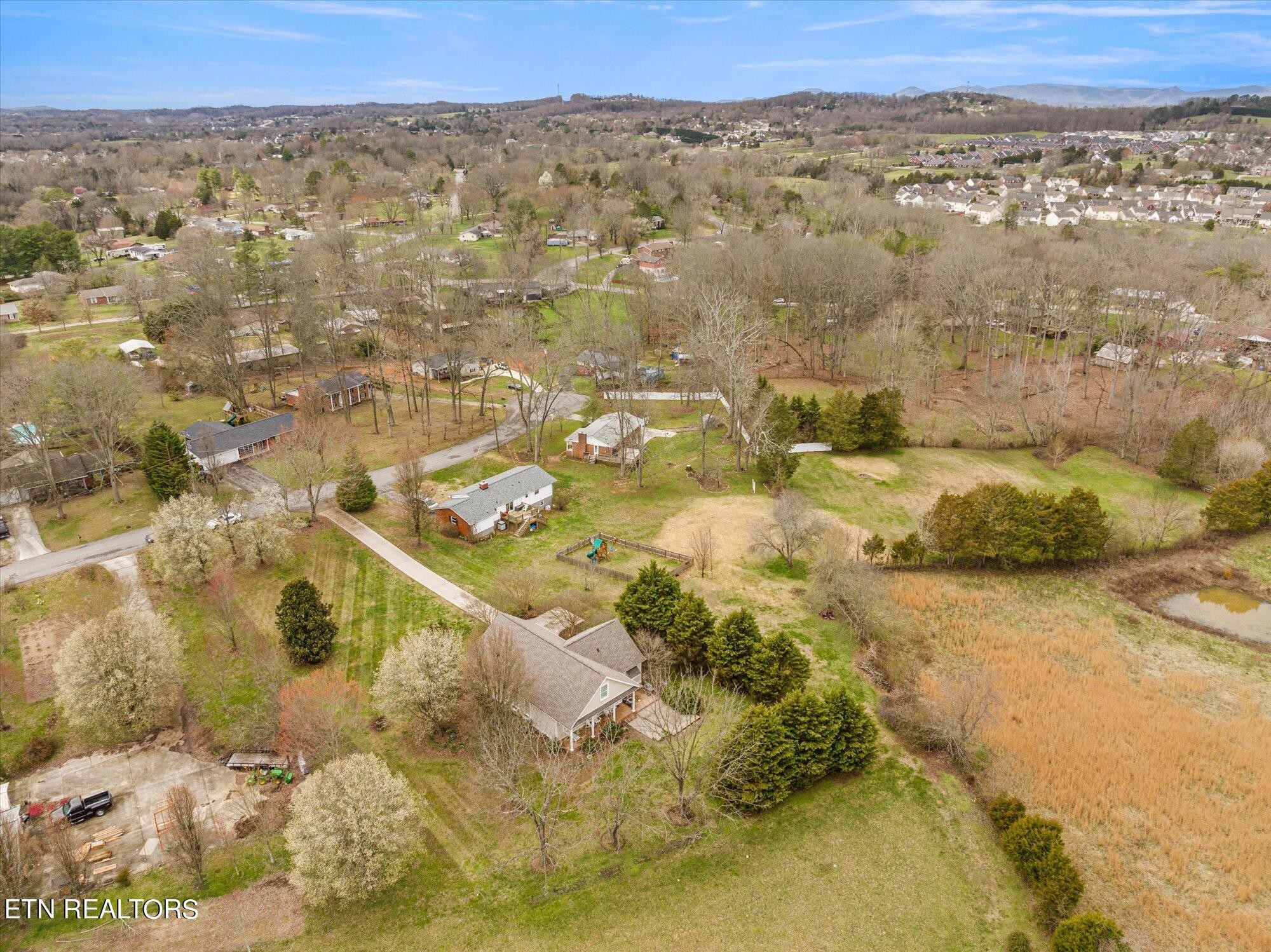 7016 Castlewood Road Knoxville, TN 37931 - Photo 56 of 58 a view of city and ocean