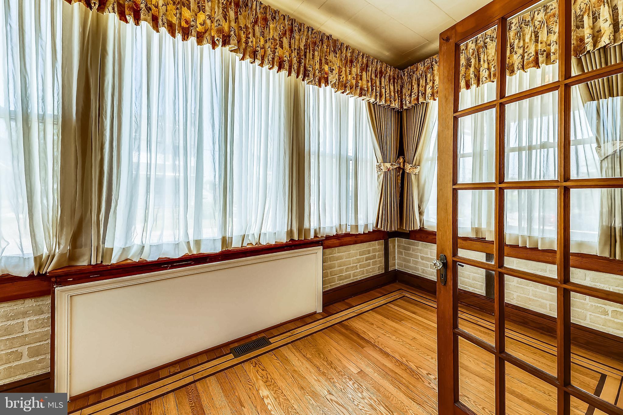 1321 Maple Avenue Baltimore, MD 21227 - Photo 24 of 30 a view of a balcony with chairs