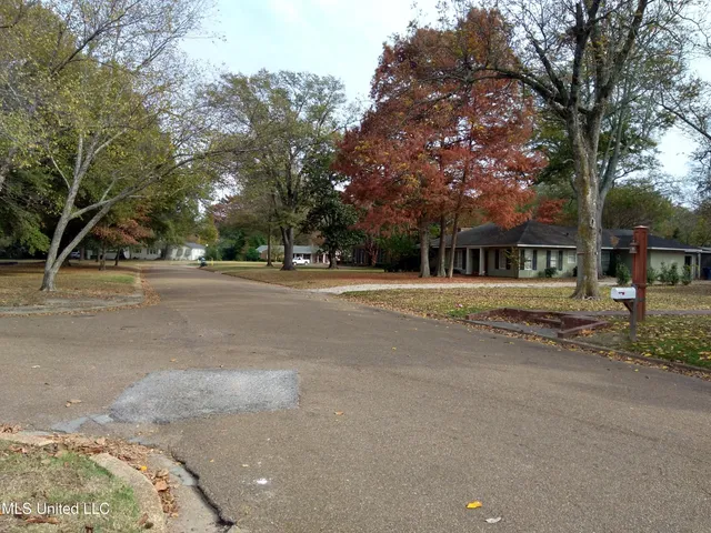 $215,000 | 611 Magnolia Drive, Indianola, MS 38751