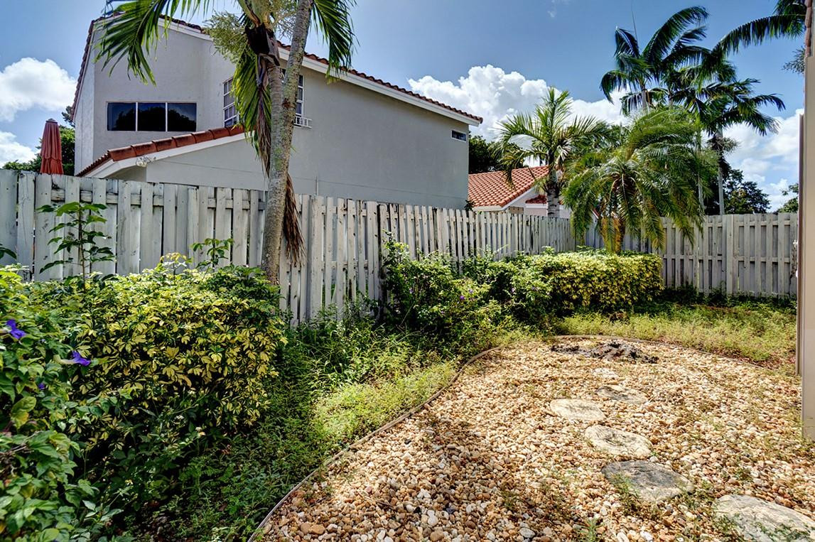 1487 Garden Road Weston, FL 33326 - Photo 30 of 39 Photo 30