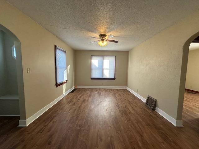 905 9th Avenue Southwest Austin, MN 55912 - Photo 3 of 8