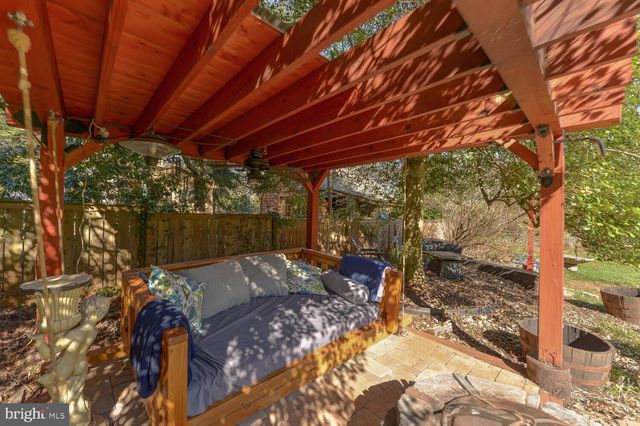 $905,000 | 409 5th Avenue, Washington Grove, MD 20880