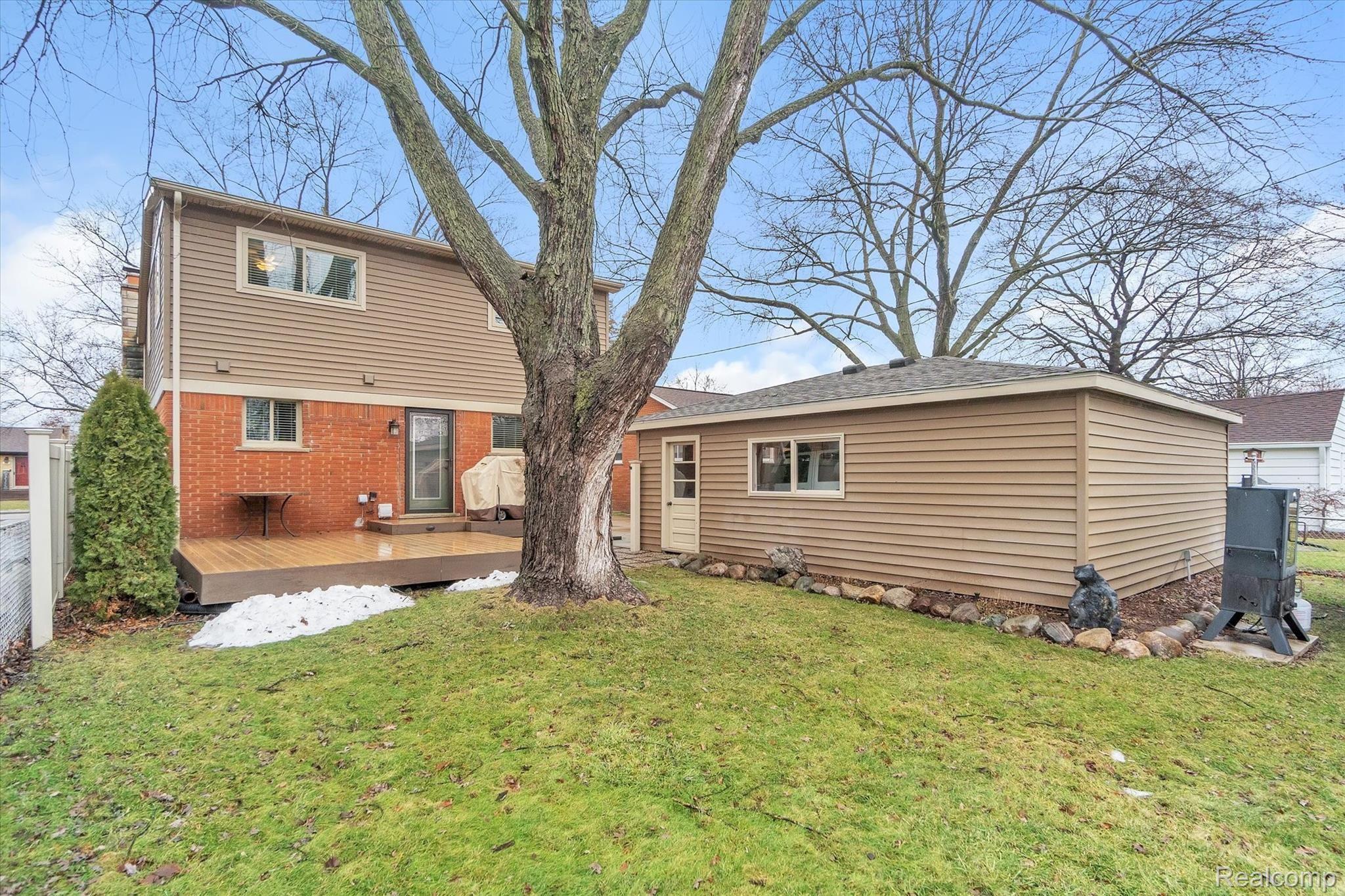 203 South Alice Avenue Rochester, MI 48307 - Photo 34 of 35 32-203-S-Alice-Ave-WindowStill-Real-Estate-Photography-33.jpg