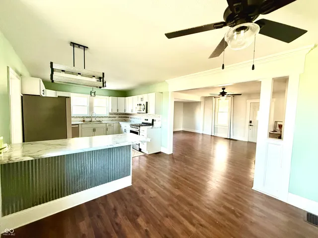 $234,900 | 9408 West High Street, Yorktown, IN 47396