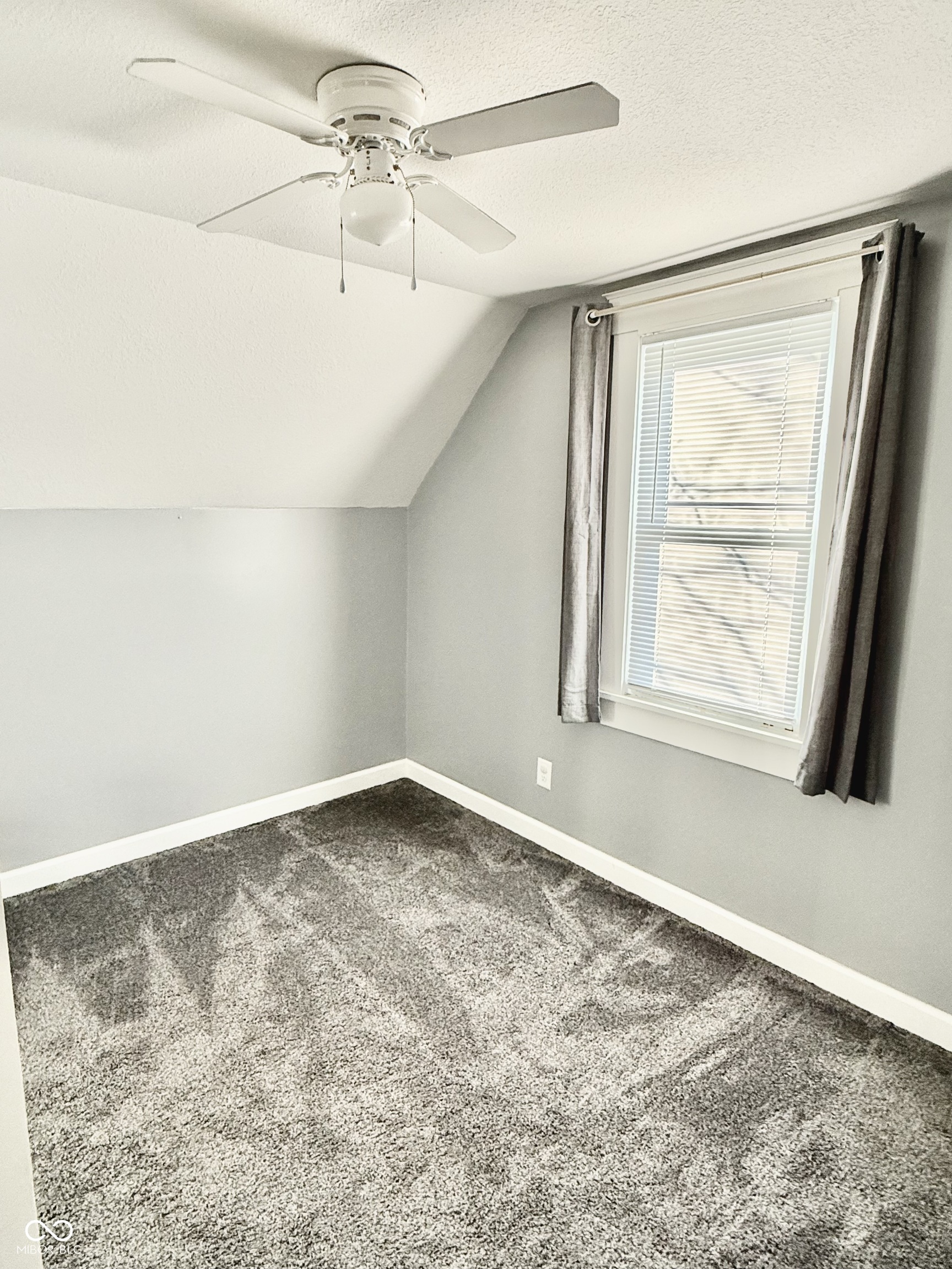 9408 West High Street Yorktown, IN 47396 - Photo 25 of 27