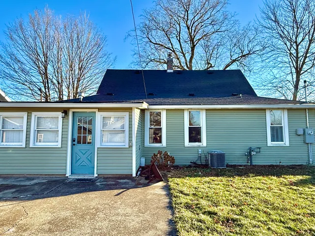 $234,900 | 9408 West High Street, Yorktown, IN 47396