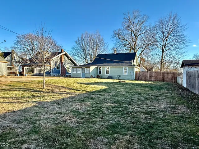 $234,900 | 9408 West High Street, Yorktown, IN 47396