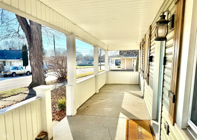 $234,900 | 9408 West High Street, Yorktown, IN 47396