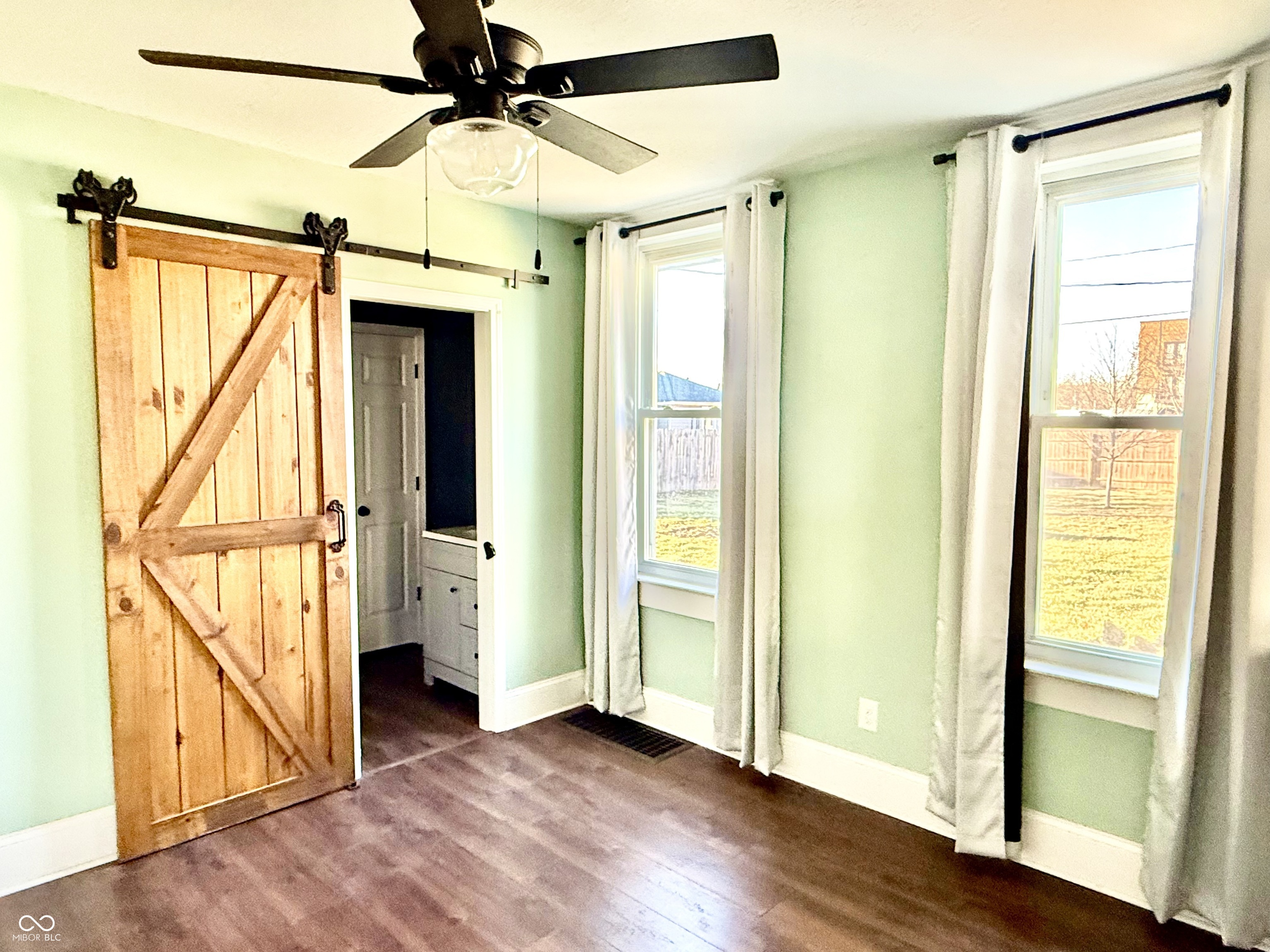 9408 West High Street Yorktown, IN 47396 - Photo 9 of 27