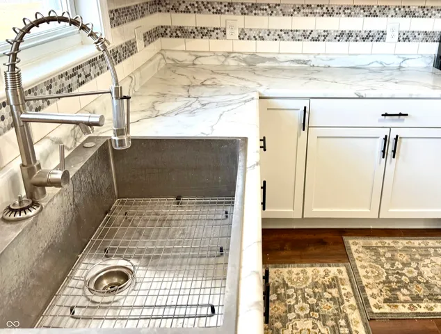 $234,900 | 9408 West High Street, Yorktown, IN 47396