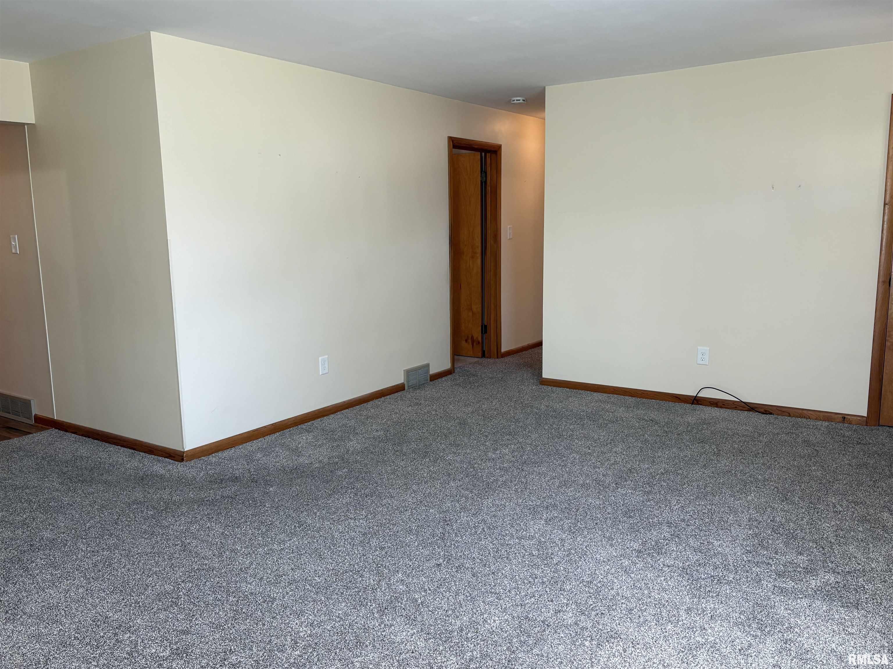870 Park View Road Galesburg, IL 61401 - Photo 20 of 60