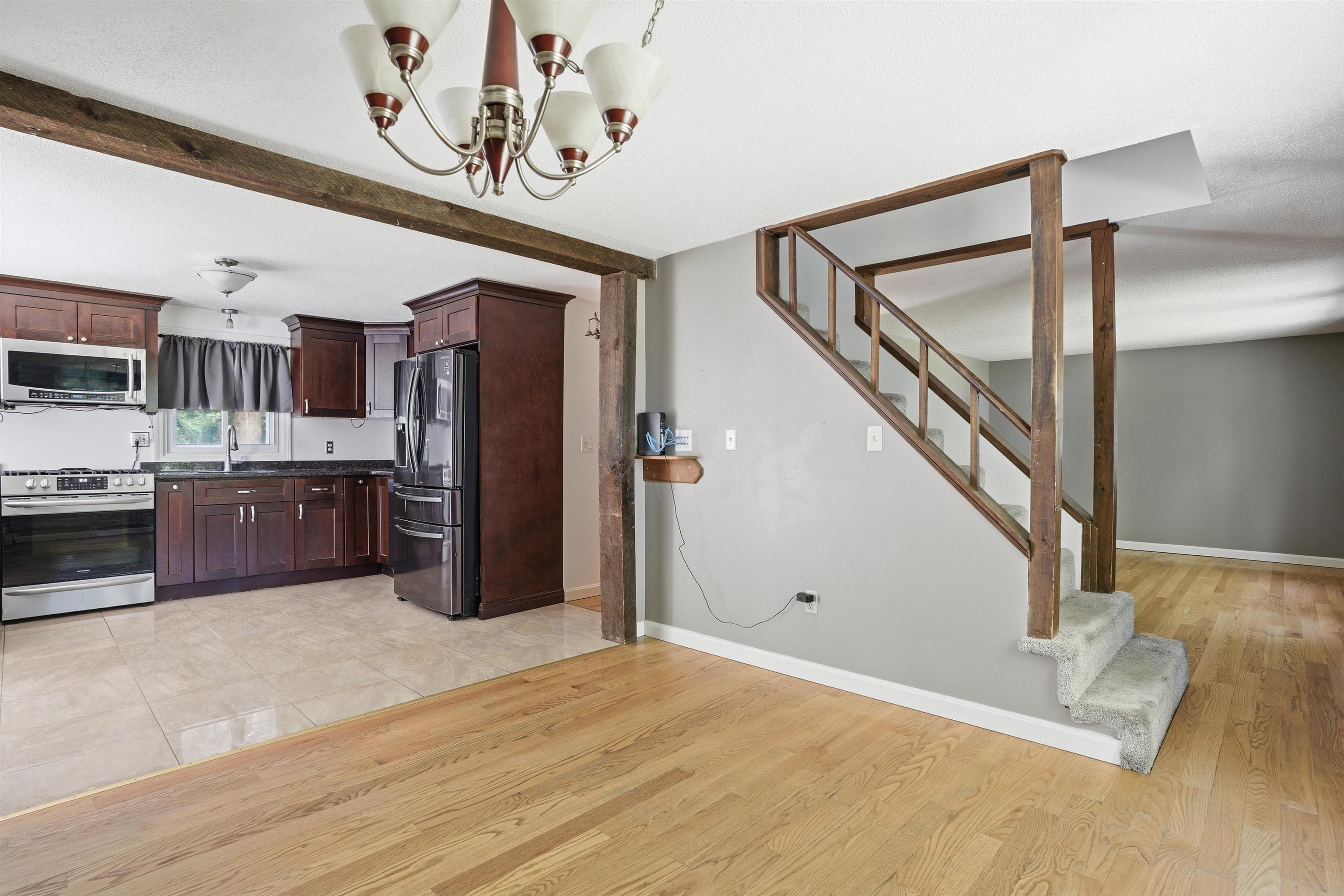 73 Old Chester Road Derry, NH 03038 - Photo 16 of 43