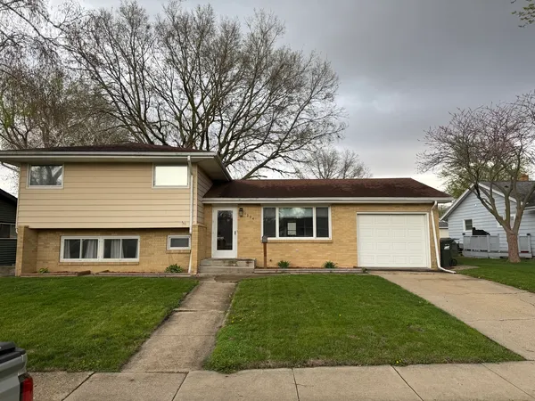$159,900 | 1204 East 19th Street, Sterling, IL 61081