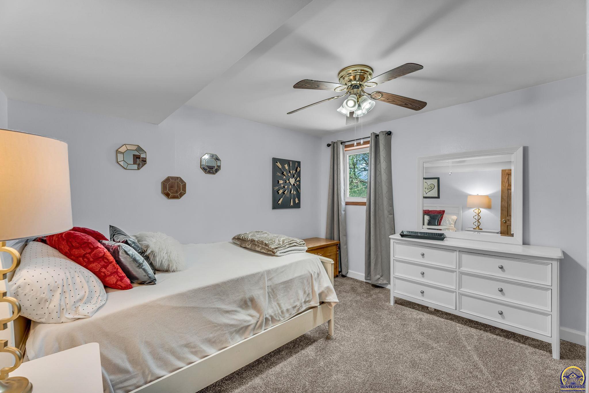 1579 Southwest Cheyenne Hills Road Topeka, KS 66604 - Photo 26 of 40