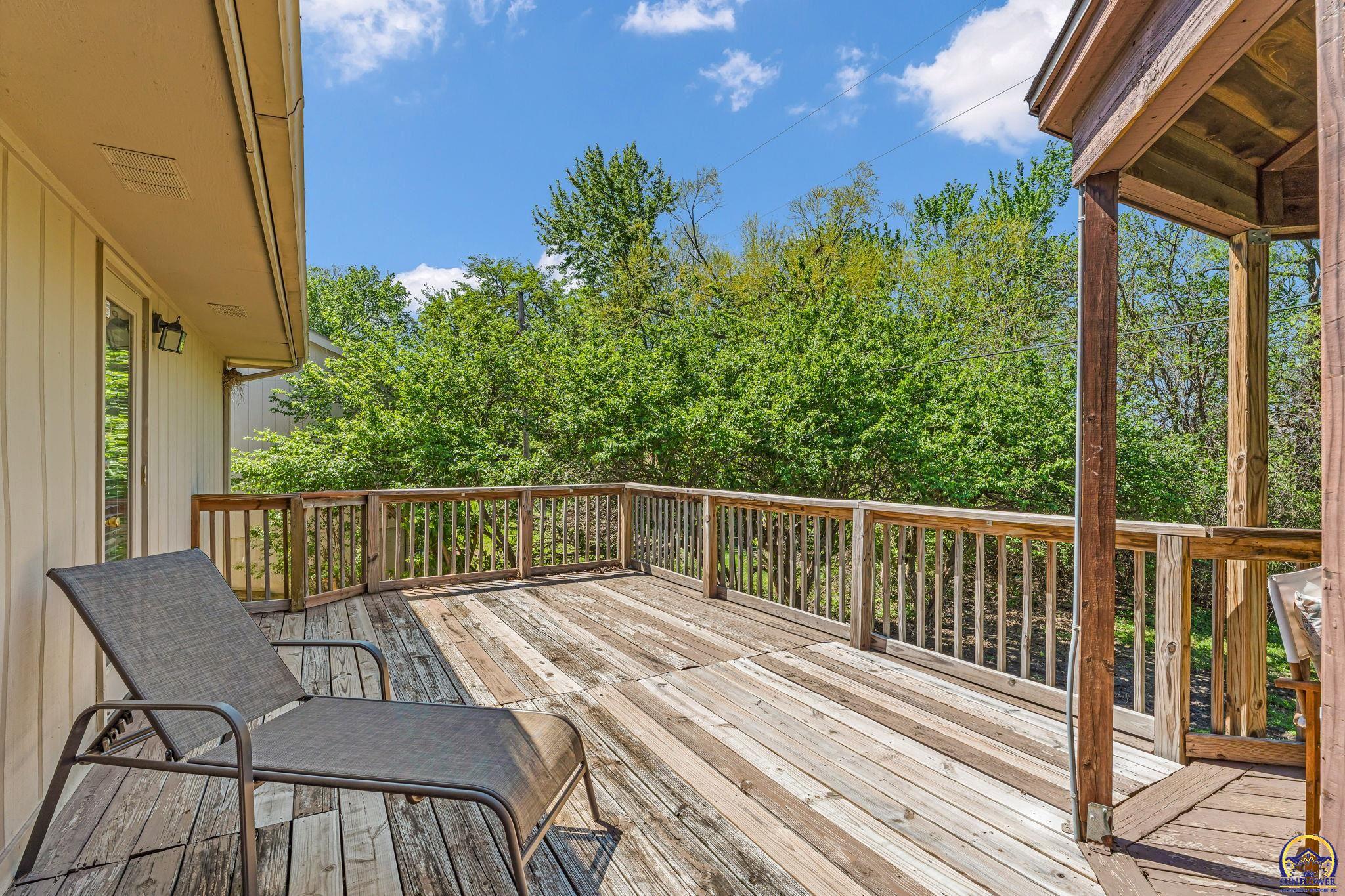 1579 Southwest Cheyenne Hills Road Topeka, KS 66604 - Photo 37 of 40