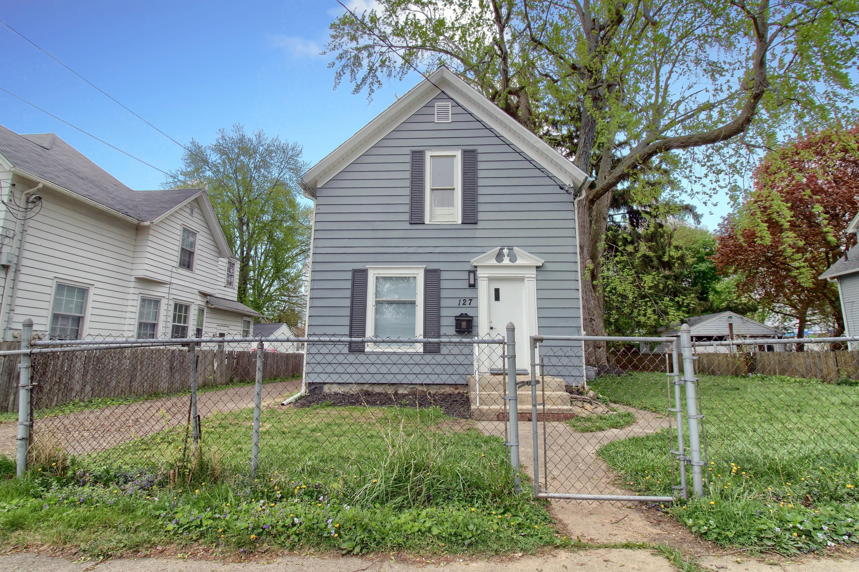 127 Bates Street Jackson, MI 49202 - Photo 2 of 39 Front (25)