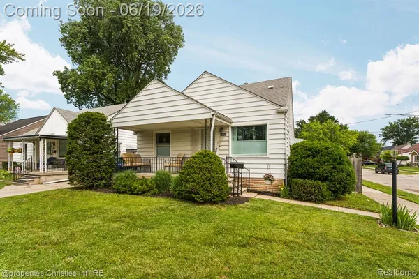 $300,000 | 1921 East 4th Street, Royal Oak, MI 48067