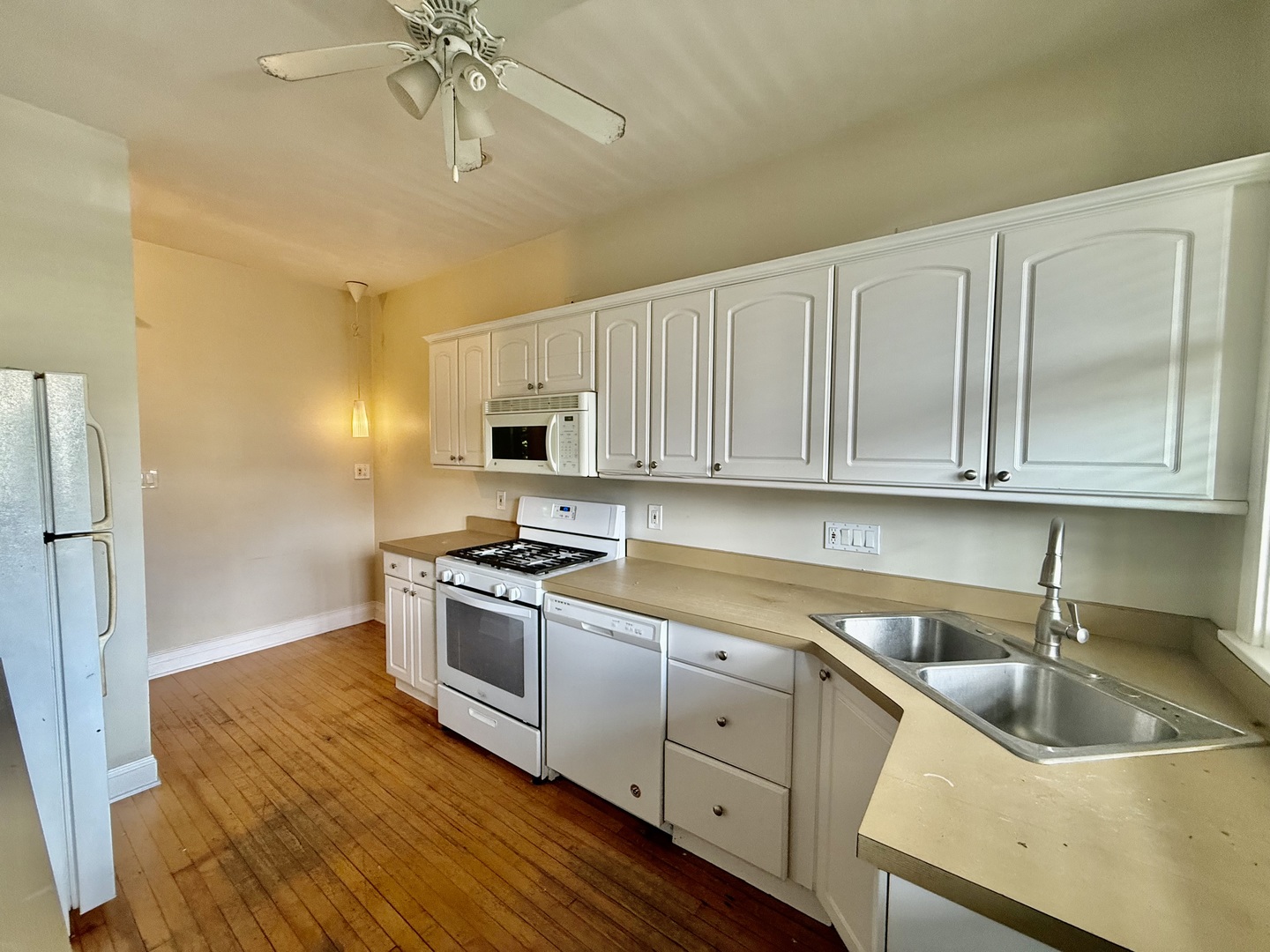 4149 North Sheridan Road, Unit 3 Chicago, IL 60613 - Photo 15 of 17