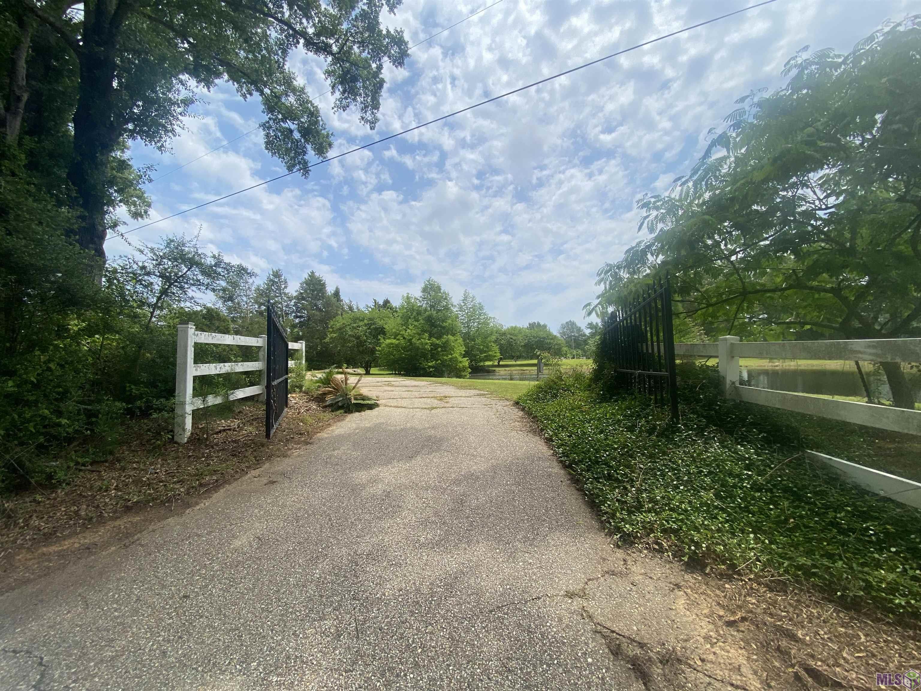 9465 Highway 68 Jackson, LA 70748 - Photo 2 of 41