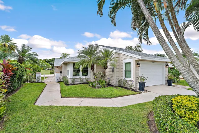 $725,000 | 6642 South Pine Court, Palm Beach Gardens, FL 33418