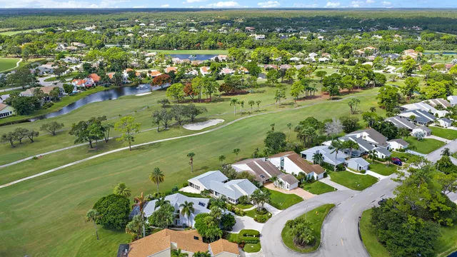 $725,000 | 6642 South Pine Court, Palm Beach Gardens, FL 33418