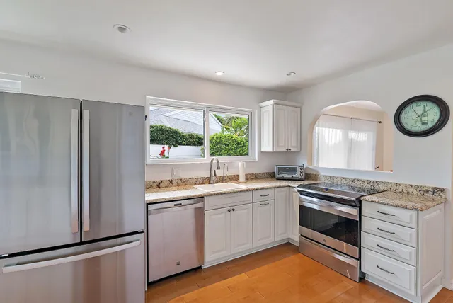 $725,000 | 6642 South Pine Court, Palm Beach Gardens, FL 33418