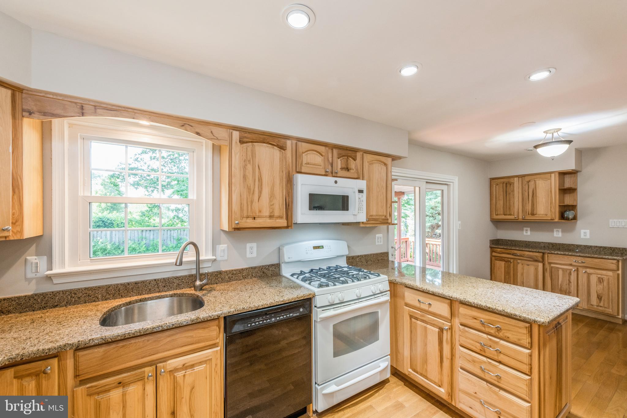 3500 Kings Cross Road Alexandria, VA 22303 - Photo 13 of 38 Kitchen