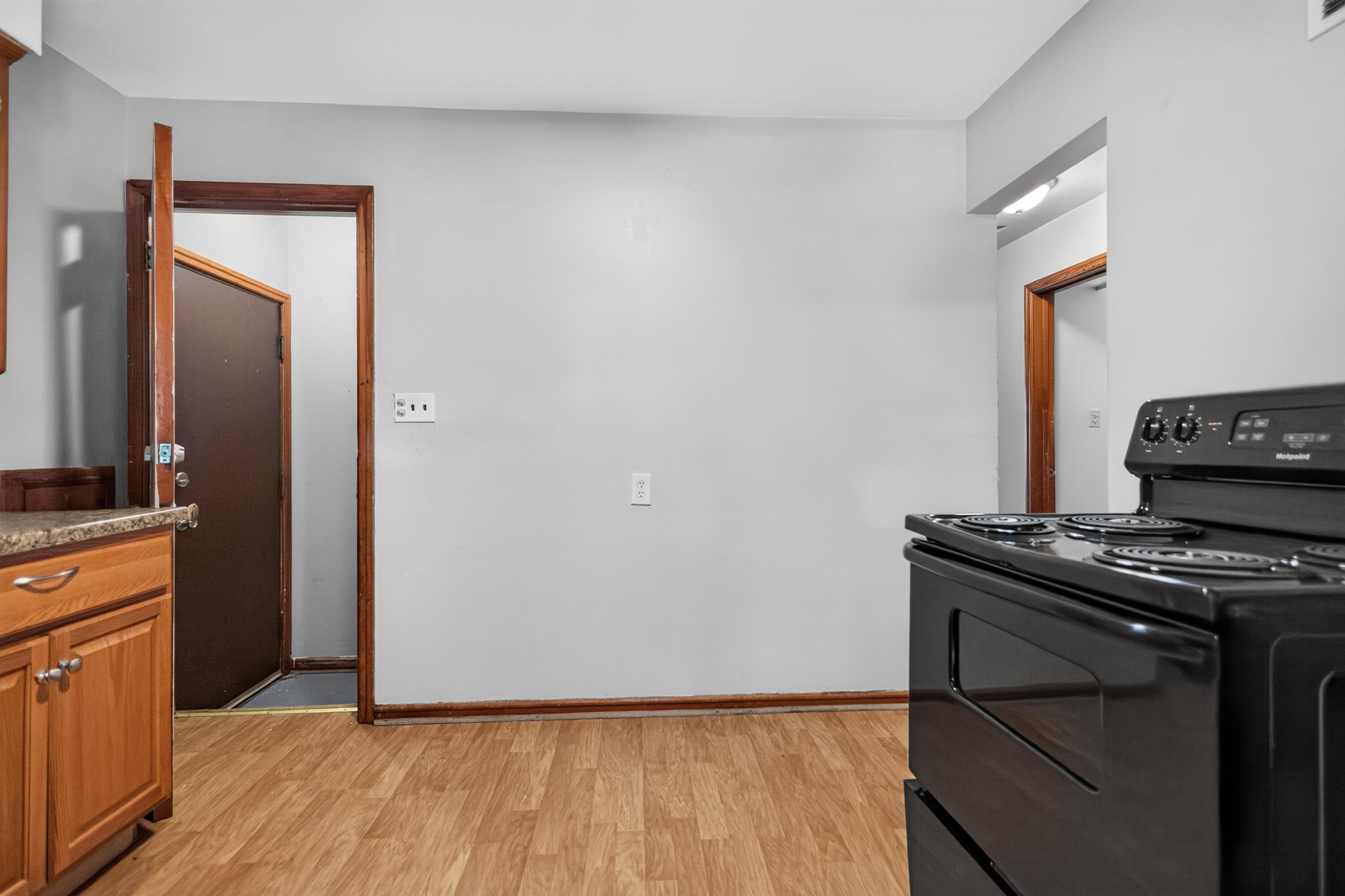 5019 North 24th Street Milwaukee, WI 53209 - Photo 13 of 34 13_5019_N_24th_St-Kitchen-6039