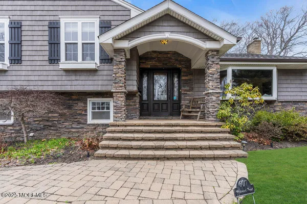 $2,500,000 | 607 Wildwood Road, Allenhurst, NJ 07711