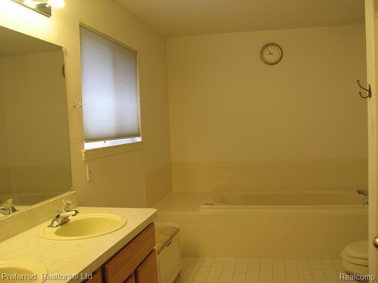 1564 Millbrook Road Canton, MI 48188 - Photo 7 of 12 Master Bath