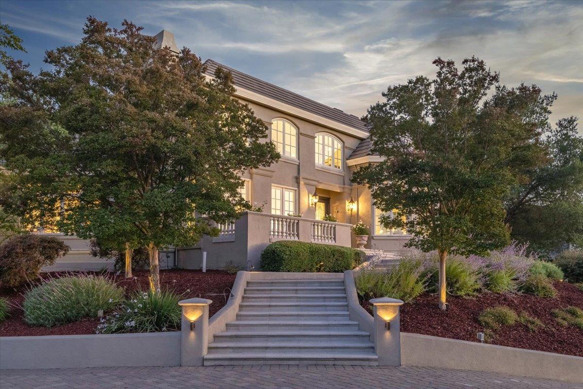 14113 Pike Road Saratoga, CA 95070 - Photo 8 of 74