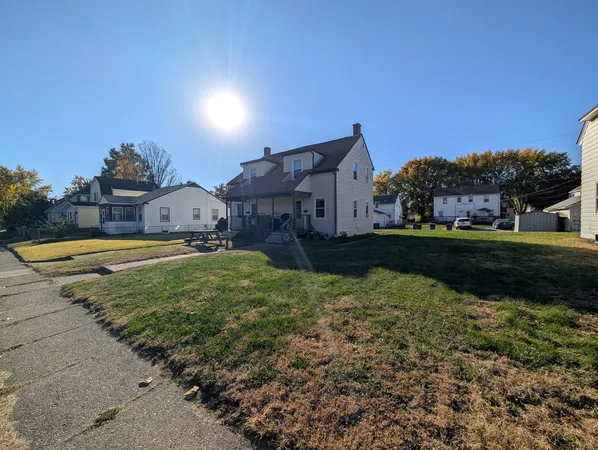 $115,000 | 222 South Elmwood Avenue, Davenport, IA 52802