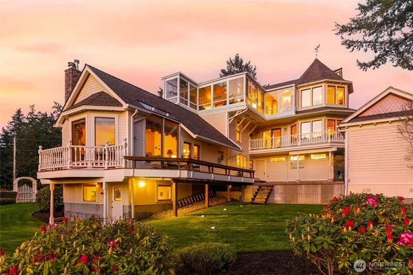$1,495,000 | 303 7th Street, Anacortes, WA 98221