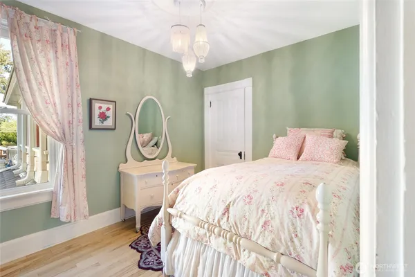 $1,495,000 | 303 7th Street, Anacortes, WA 98221