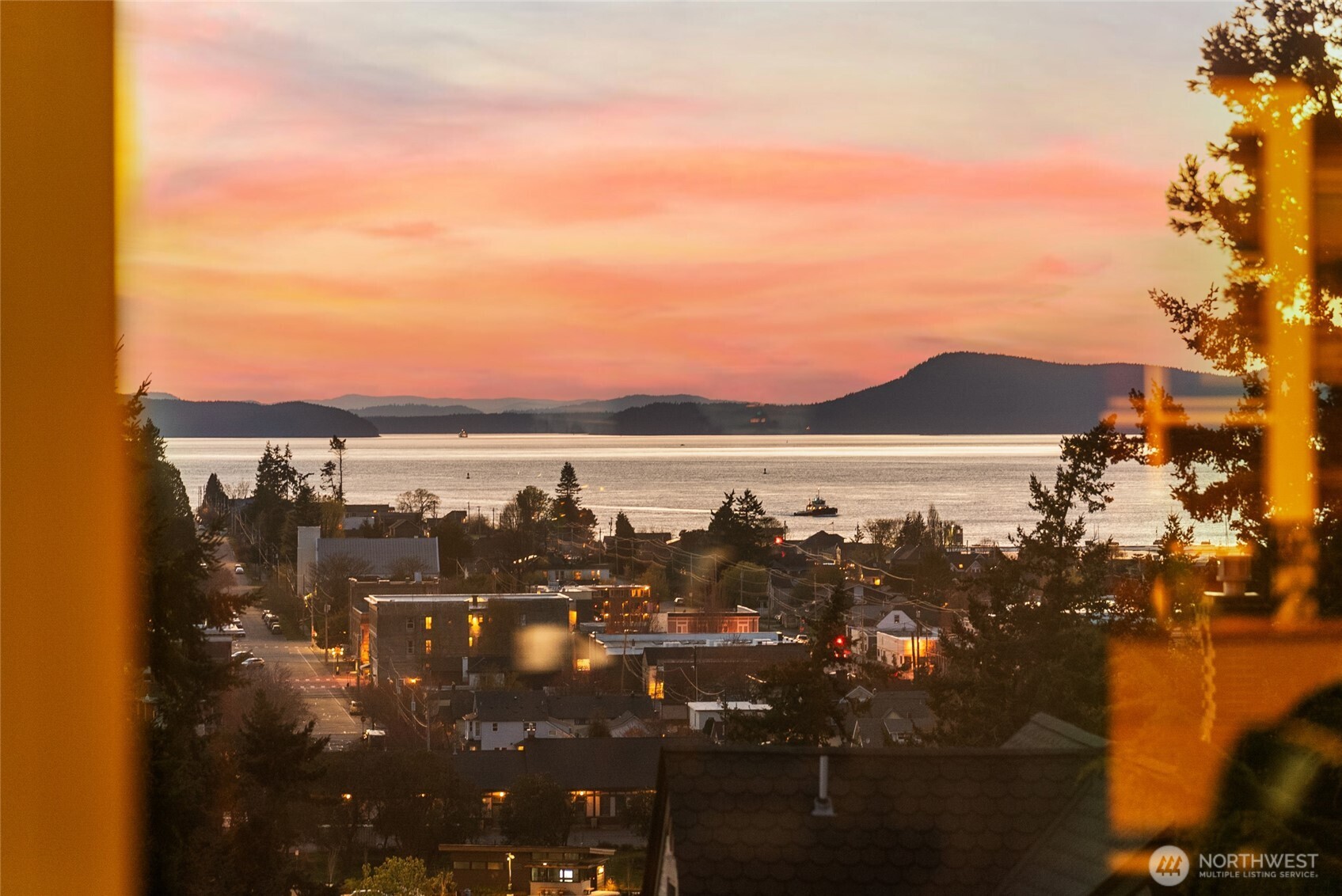 303 7th Street Anacortes, WA 98221 - Photo 2 of 40