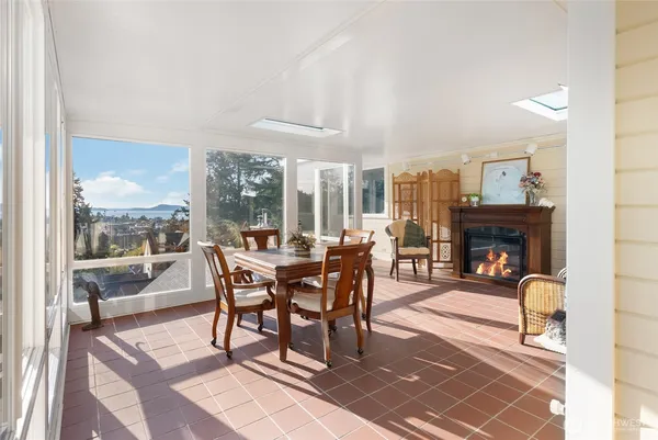 $1,495,000 | 303 7th Street, Anacortes, WA 98221