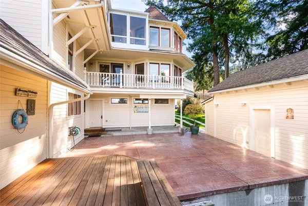 $1,495,000 | 303 7th Street, Anacortes, WA 98221