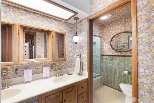 $1,495,000 | 303 7th Street, Anacortes, WA 98221