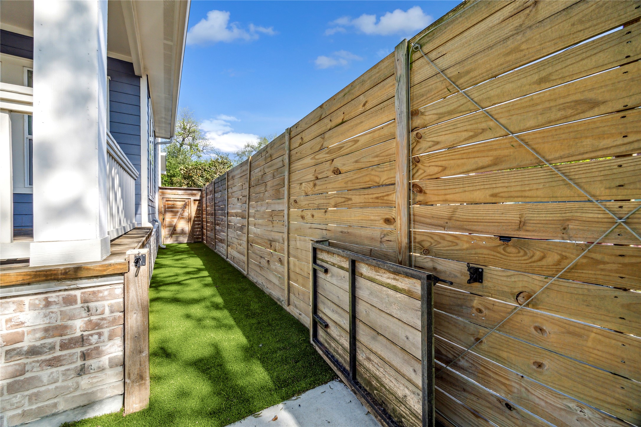 603 Vincent Street Houston, TX 77009 - Photo 24 of 26 The perfect spot if you are needing a designated doggy space!