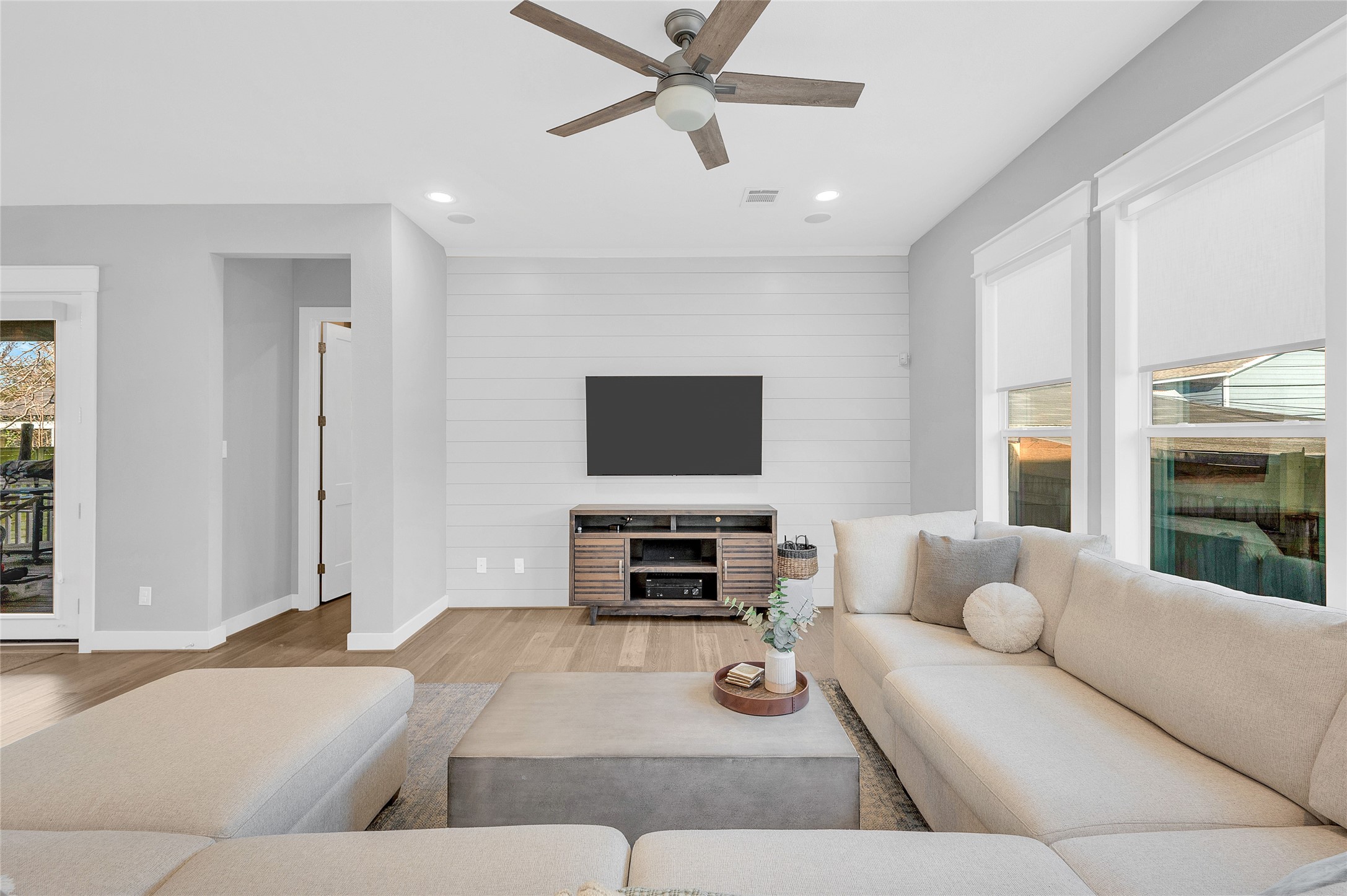 603 Vincent Street Houston, TX 77009 - Photo 8 of 26