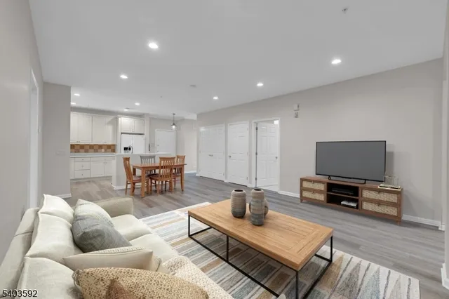 $445,000 | 7 Ridgeview Lane, Unit 7, Mount Arlington, NJ 07856