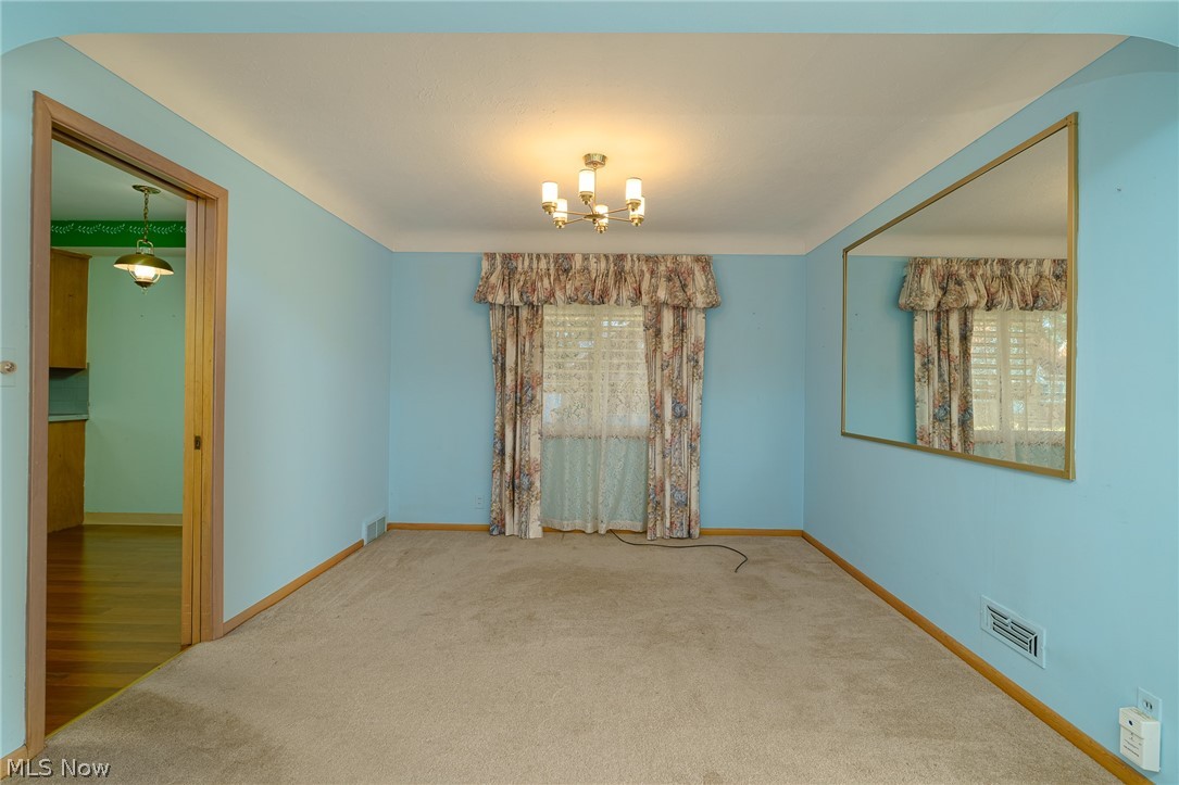 6572 South Canterbury Road Cleveland, OH 44129 - Photo 8 of 36
