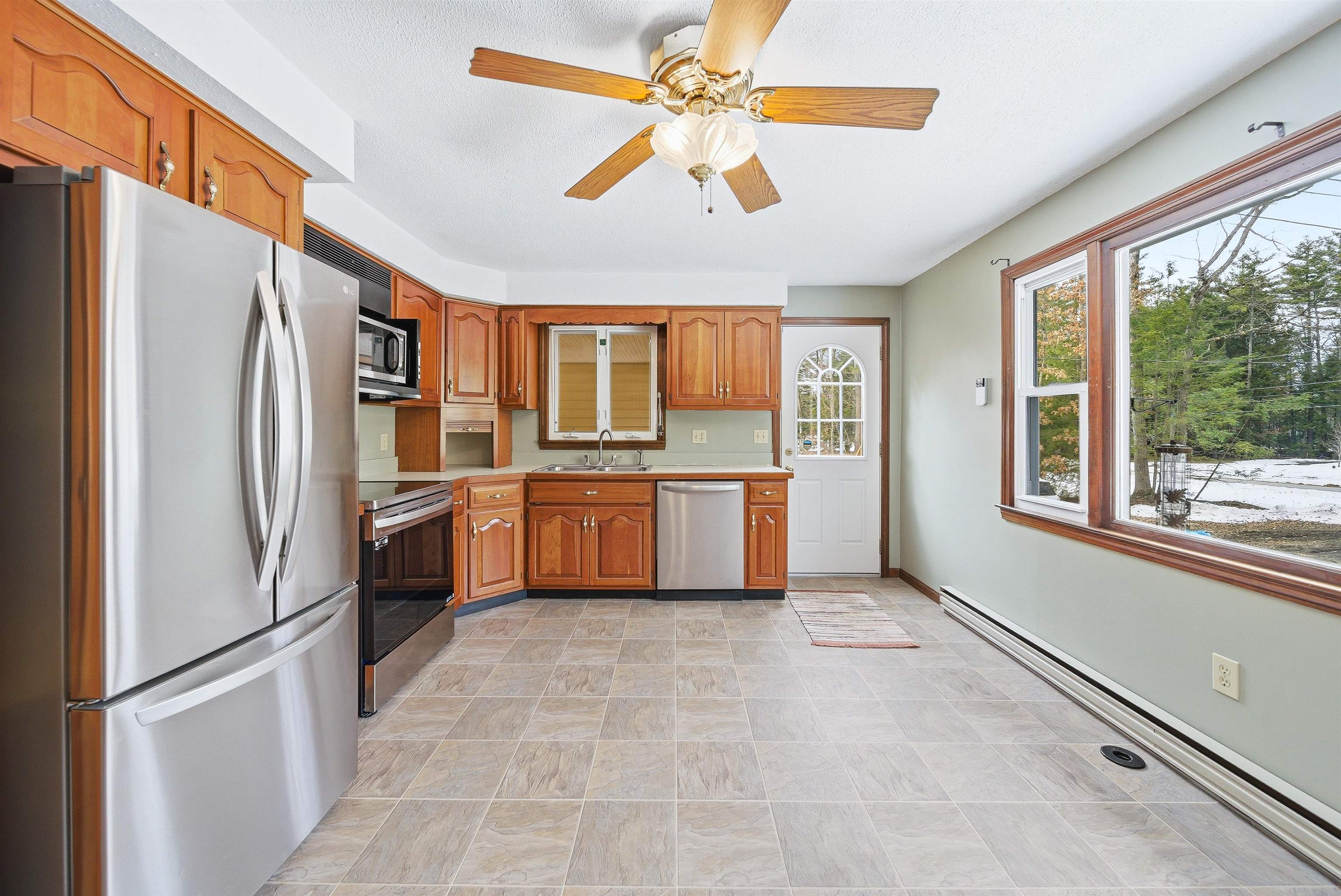 23 Brook Road Litchfield, NH 03052 - Photo 5 of 44 Gallery Image 5